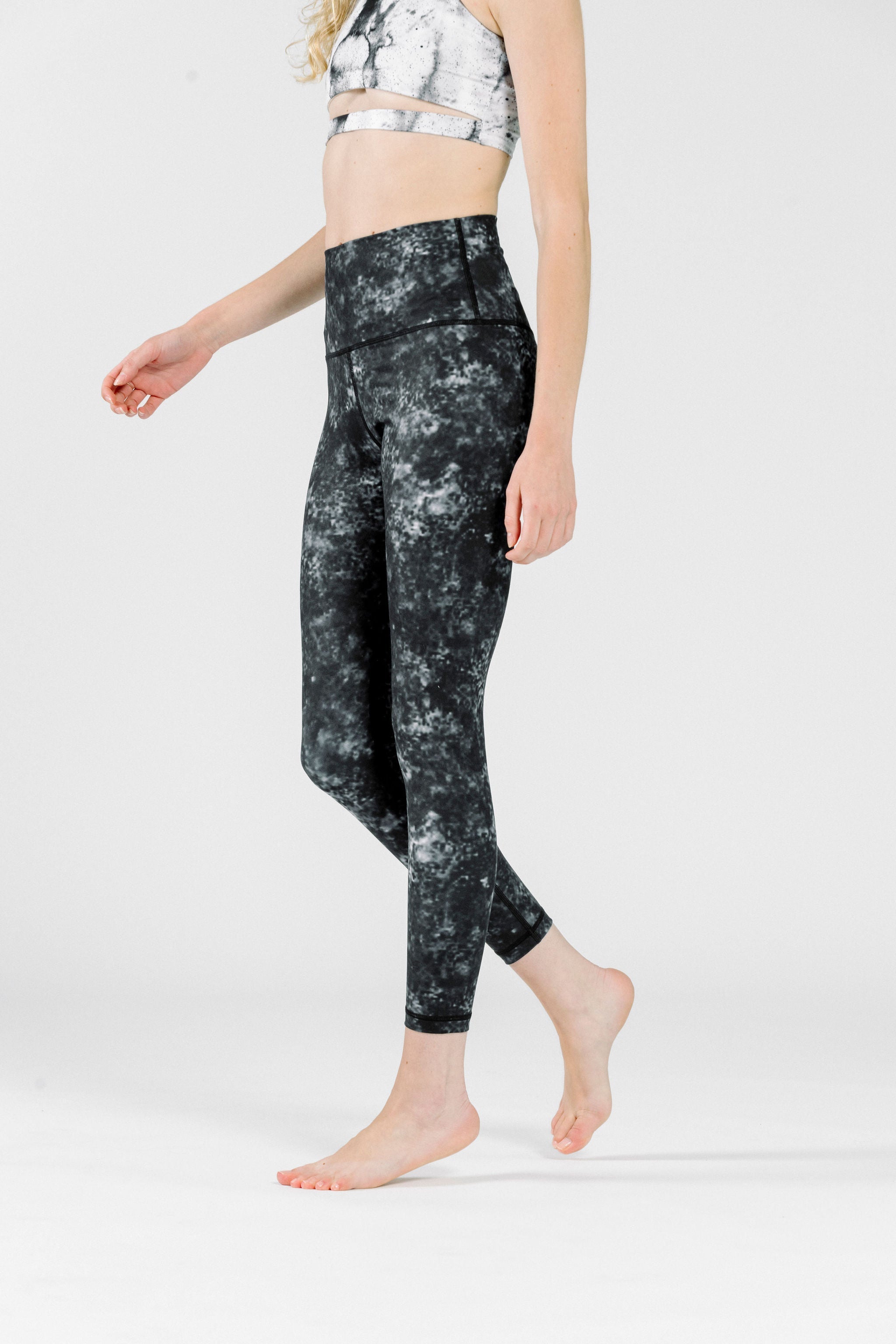 SmoothTech Leggings // Supernova