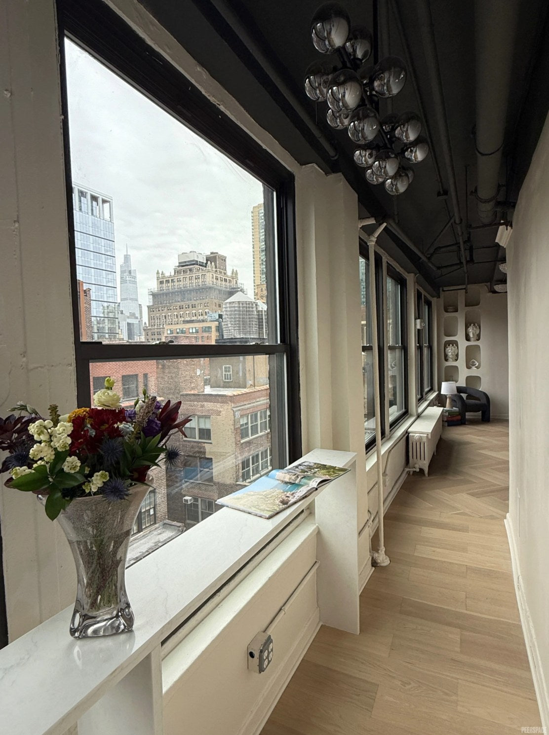 16 FLOORS ABOVE MANHATTAN